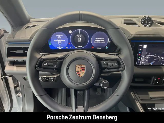 Porsche Macan 4