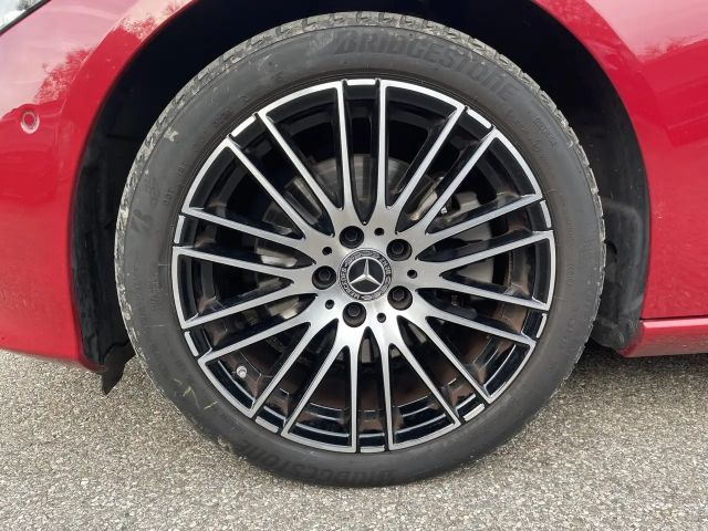 Mercedes-Benz C 200 Sedan