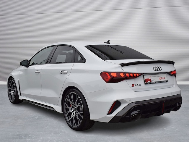 Audi RS3 Quattro S-Tronic Sedan