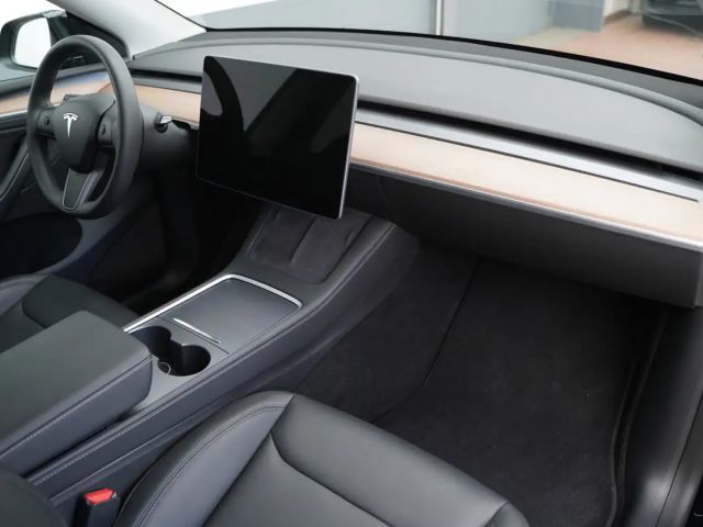 Tesla Model Y AWD Long Range