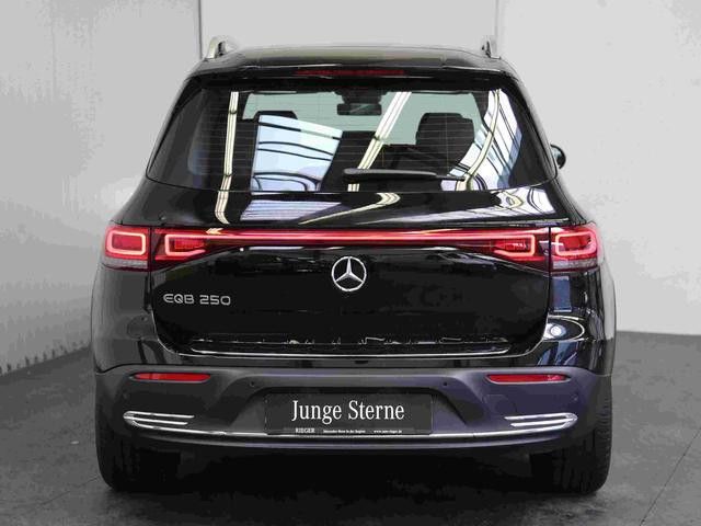 Mercedes-Benz EQB 250
