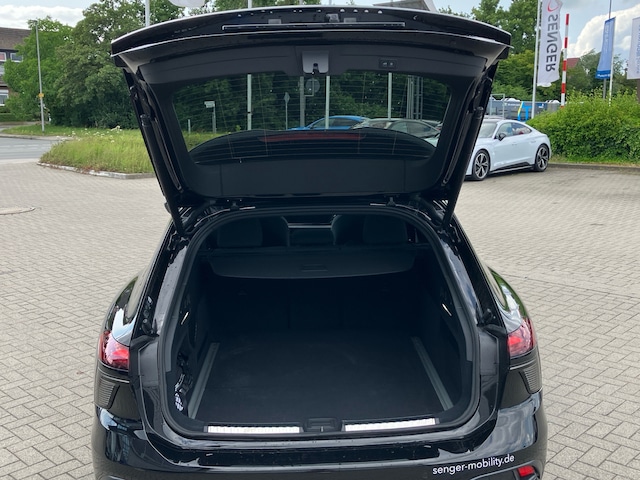 Audi A6 Avant Quattro S-Tronic