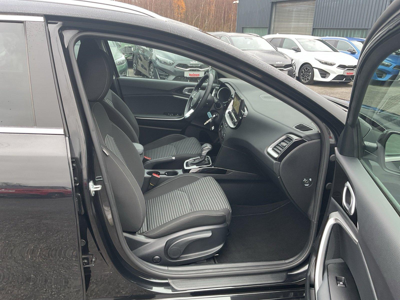 Kia Ceed GOLD 1.5 T DCT LED+Navi+SHZ+PD