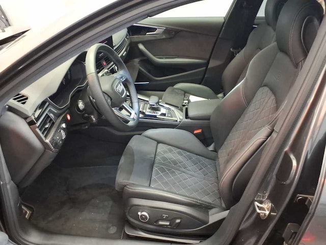 Audi A4 40 TFSI Avant Quattro S-Line S-Tronic