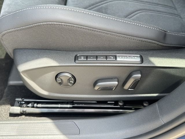 Volkswagen Golf 1.5 eTSI DSG