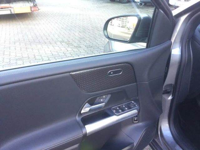 Mercedes-Benz B 180 Progressive