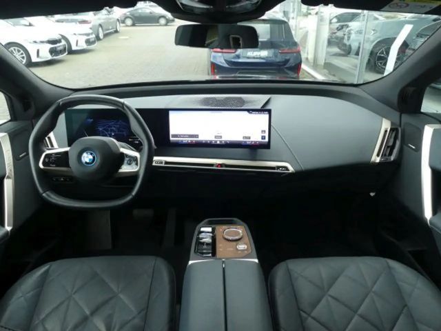 BMW iX xDrive50