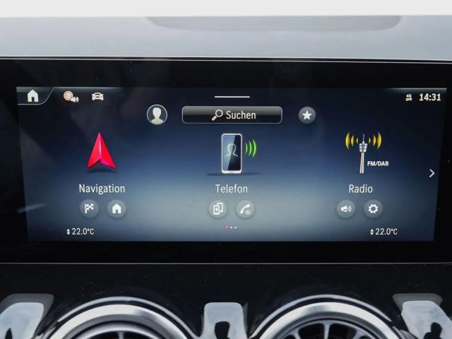 Mercedes-Benz B 180 AMG Line Sedan