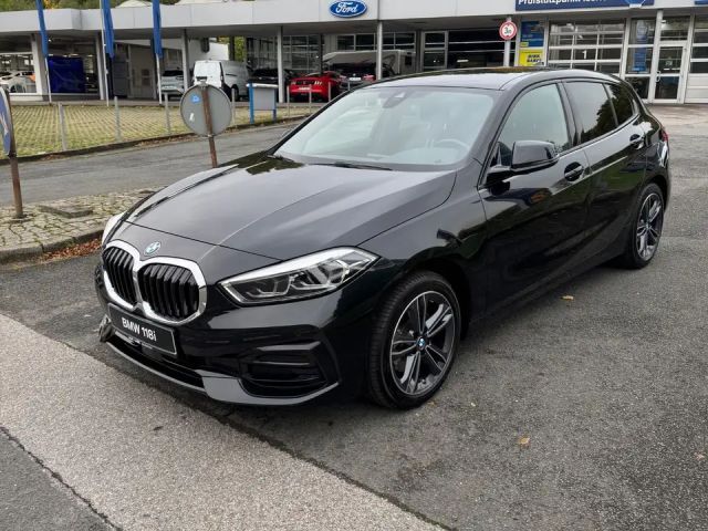 BMW 118 118i Sedan Sport Line