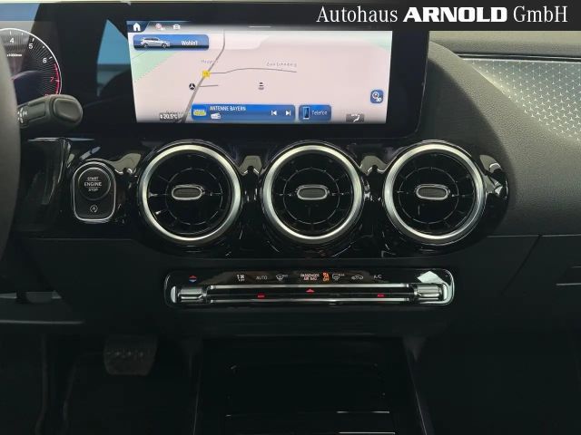 Mercedes-Benz B 200 Progressive Sedan