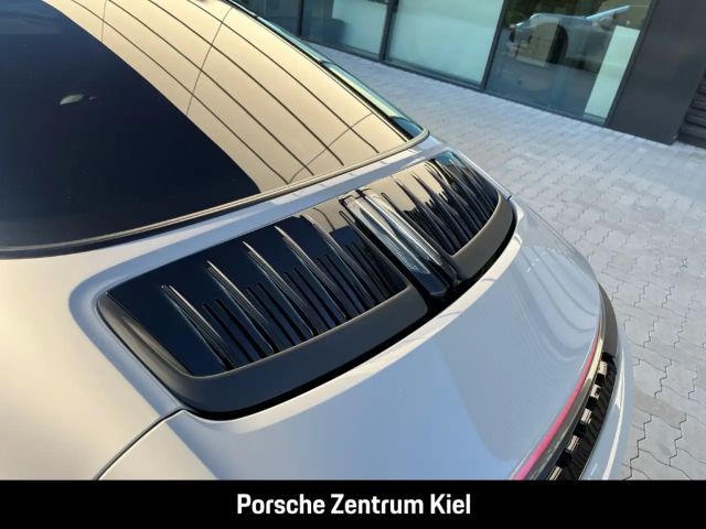 Porsche 992 4 Coupé GTS Targa