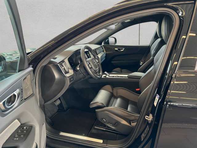 Volvo XC60 Dark Plus