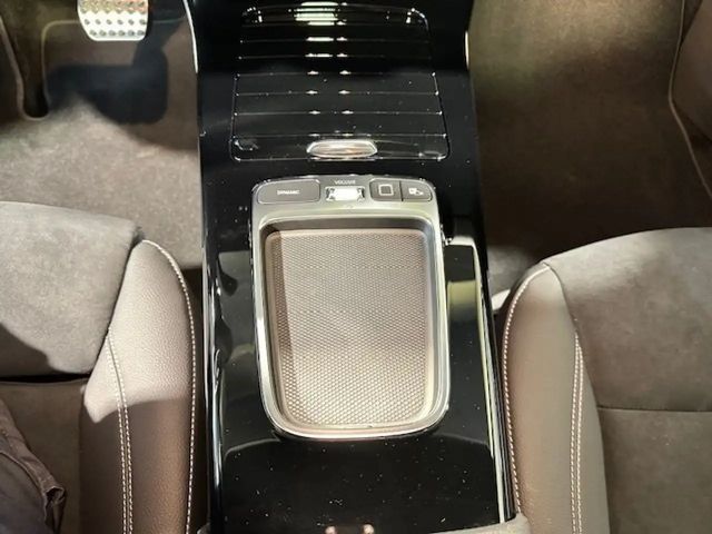 Mercedes-Benz CLA 220 AMG Line CLA 220 d Coupé