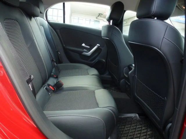Mercedes-Benz A 200 4MATIC Progressive
