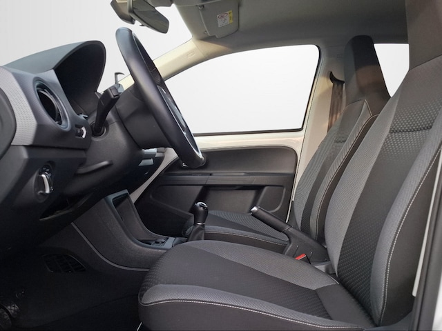 Volkswagen up! Active