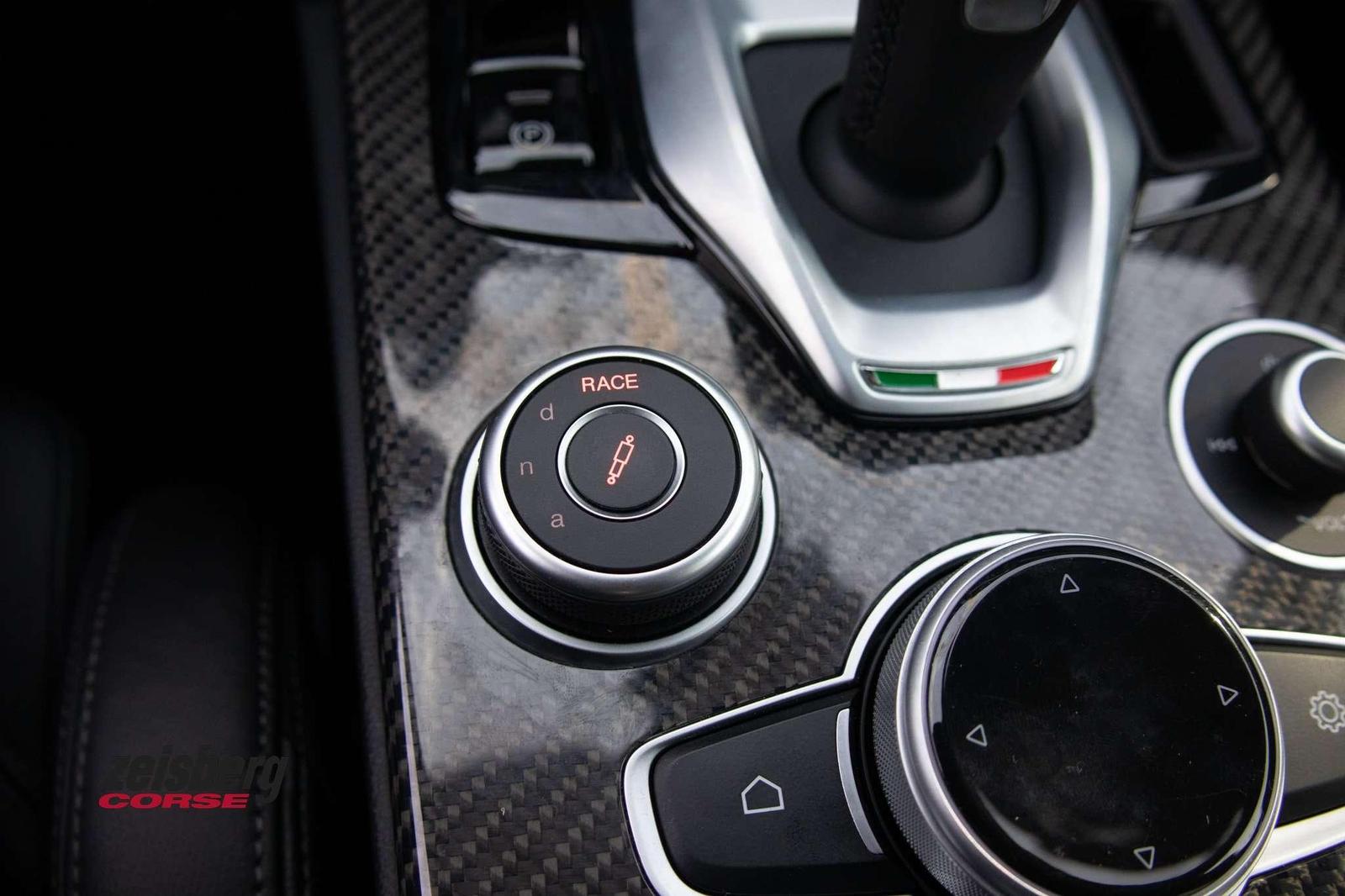 Alfa Romeo Stelvio AT8 Q4 Quadrifoglio Verde