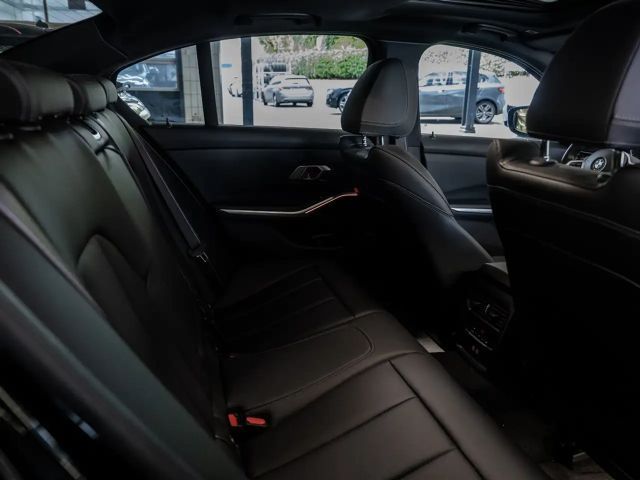 BMW 320 320d M-Sport Sedan xDrive