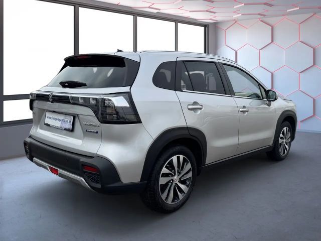 Suzuki S-Cross Flash Hybrid