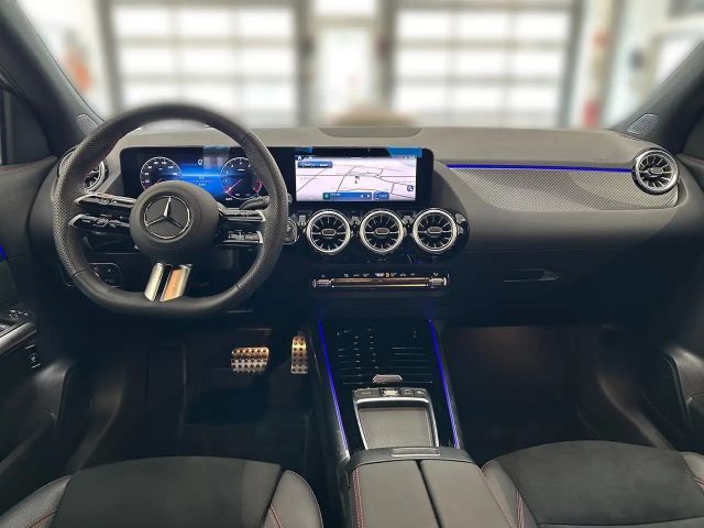 Mercedes-Benz GLA 180 AMG Line