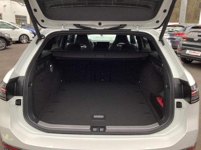 Volkswagen Passat 2.0 TDI DSG IQ.Drive R-Line