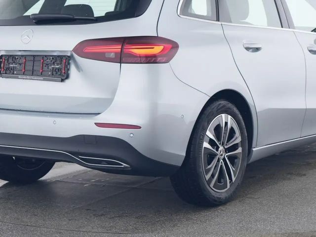 Mercedes-Benz B 180 Sedan