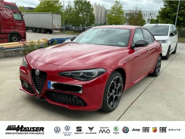Alfa Romeo Giulia AT8 Q4 Turbo