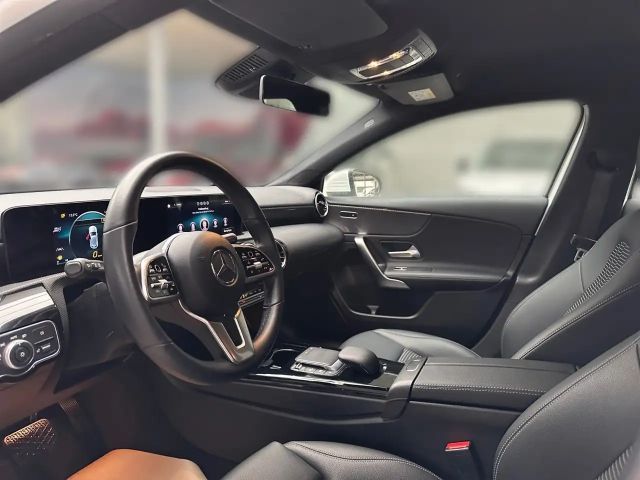 Mercedes-Benz A 200 Sitzhzng, ACC, Regensensor