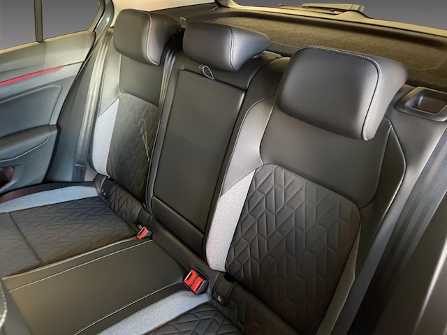 Volkswagen Golf 1.5 eTSI DSG