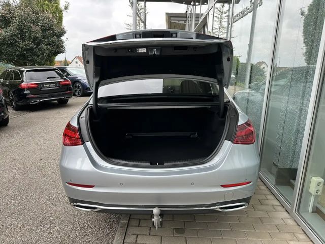 Mercedes-Benz C 200 AVANTGARDE Sedan