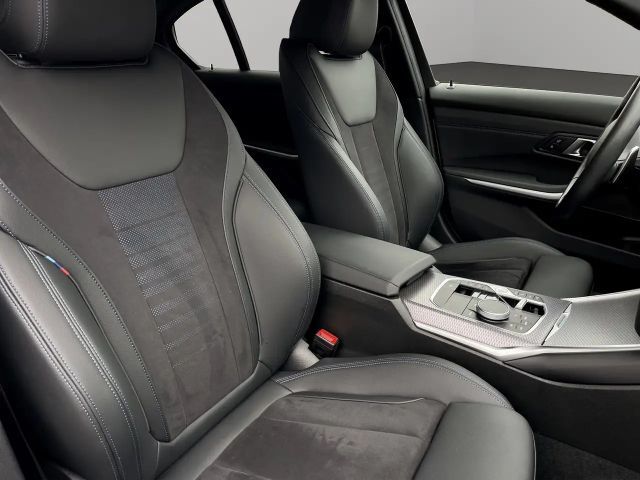BMW 330 330i M-Sport Sedan xDrive