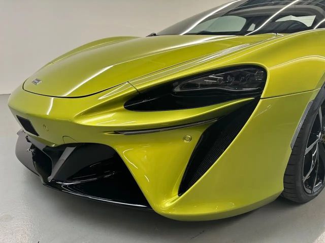 McLaren Artura Artura / Flux Green / B&W / Tracking System