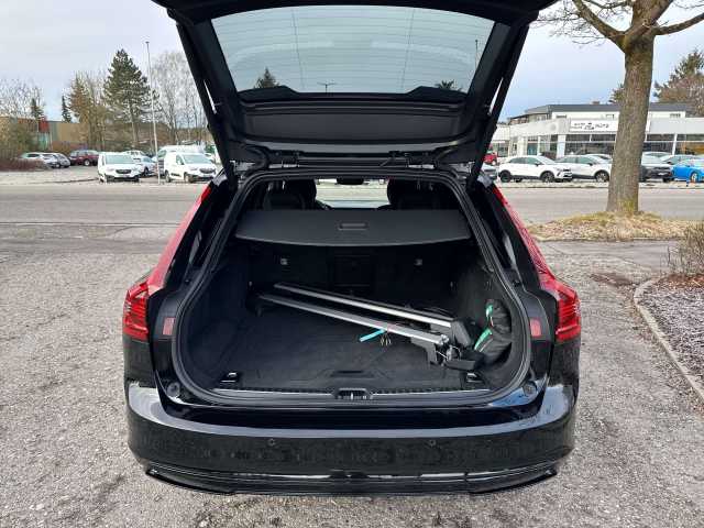 Volvo V90 AWD R-Design Recharge