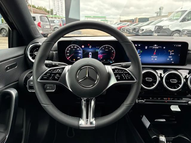 Mercedes-Benz A 180 Hatchback Progressive