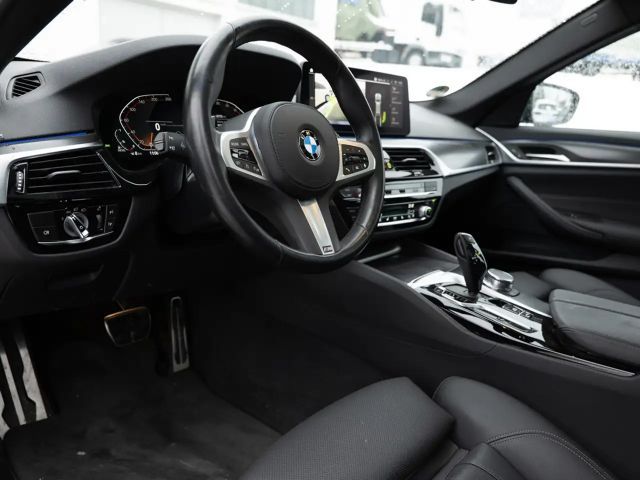 BMW 530 530d M-Sport Touring xDrive