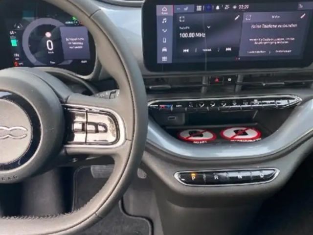 Fiat 500e 3+1, 42KWh, ab 399,- Euro monatlich*