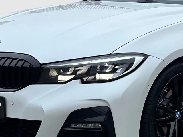 BMW 320 320i M-Sport Sedan