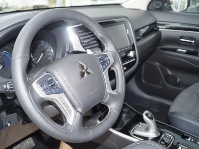 Mitsubishi Outlander 4WD PHEV