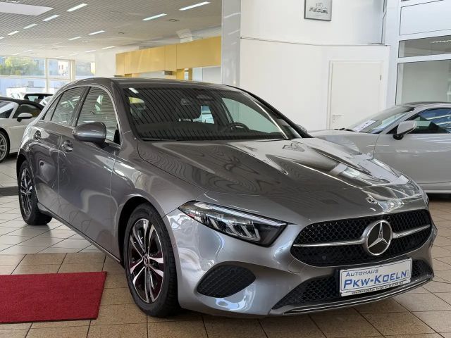 Mercedes-Benz A 180 A 180 d