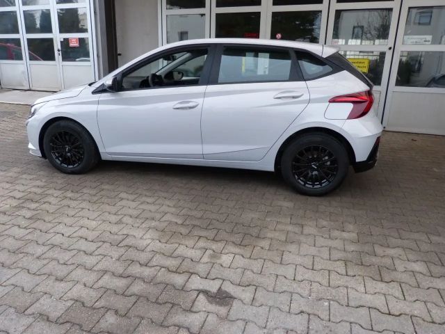Hyundai i20 NAVI SHZ LHZ APPLE ALU KAMERA