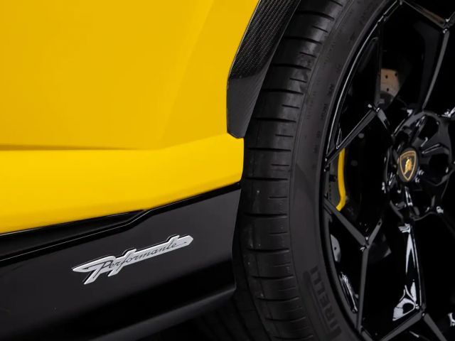 Lamborghini Urus Performante