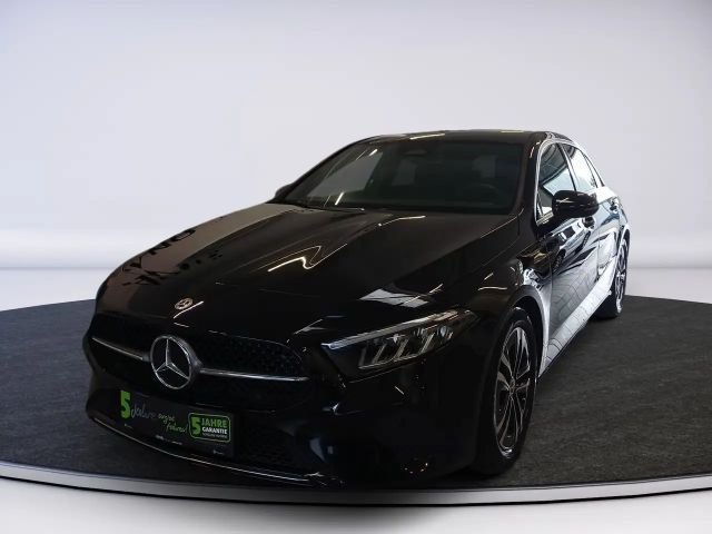 Mercedes-Benz A 200 A 200 d