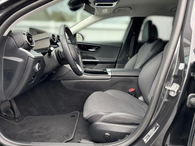 Mercedes-Benz C 180 AVANTGARDE Sedan