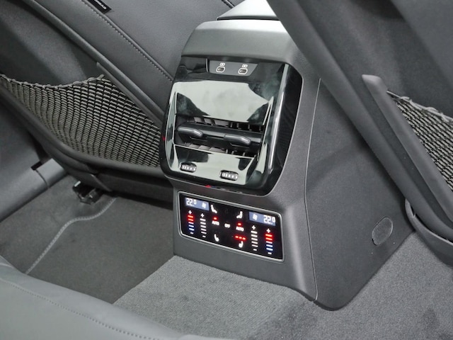 Audi A6 Avant Quattro S-Tronic