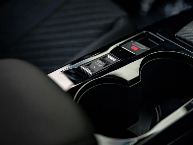 Peugeot 2008 136 PK | Navi | Keyless | Apple Carplay | Parke...