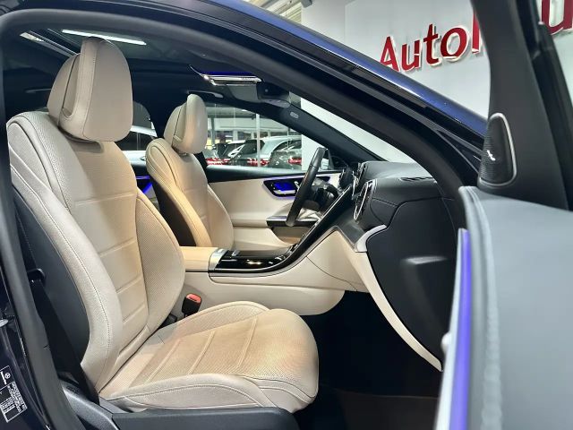 Mercedes-Benz C 200 Sedan