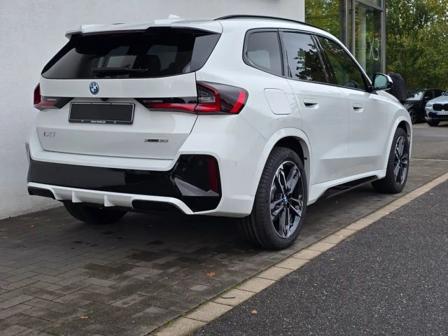 BMW iX1 xDrive30