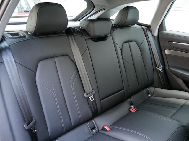 Audi A6 Avant Quattro S-Tronic