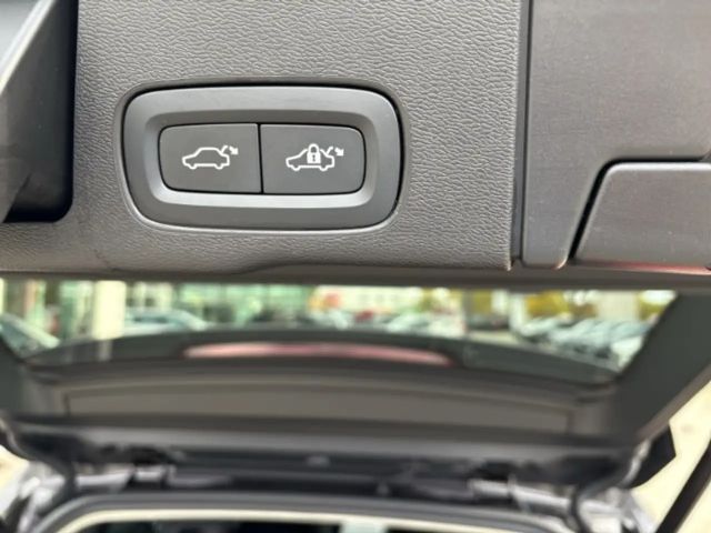 Volvo XC60 Dark Plus T6