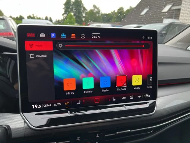 Volkswagen Golf Style Variant