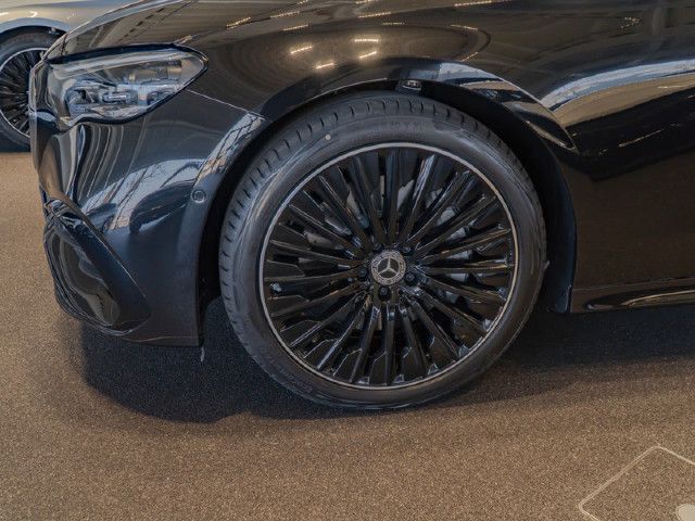 Mercedes-Benz E 200 Sedan